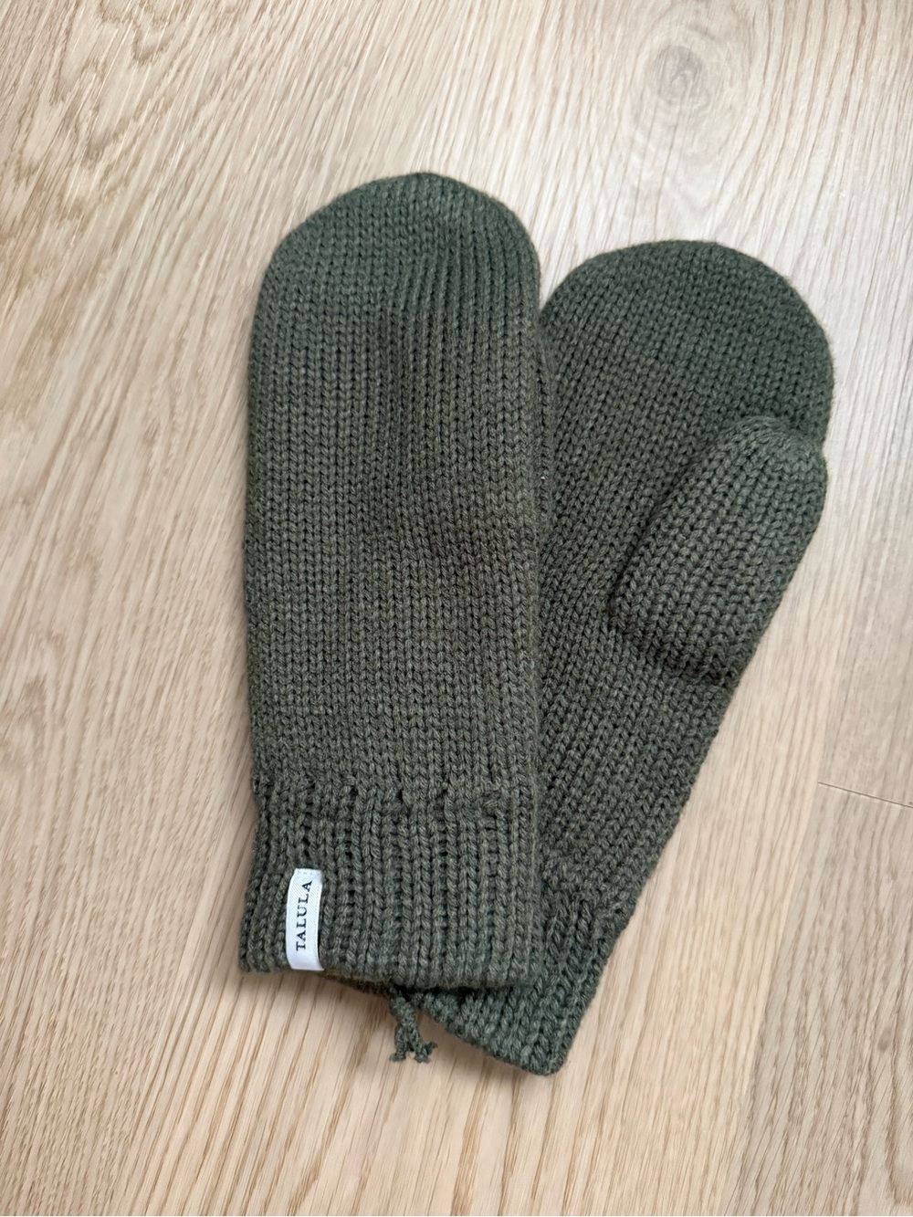 Aritzia Talula Kids Olive Green Knit Mittens